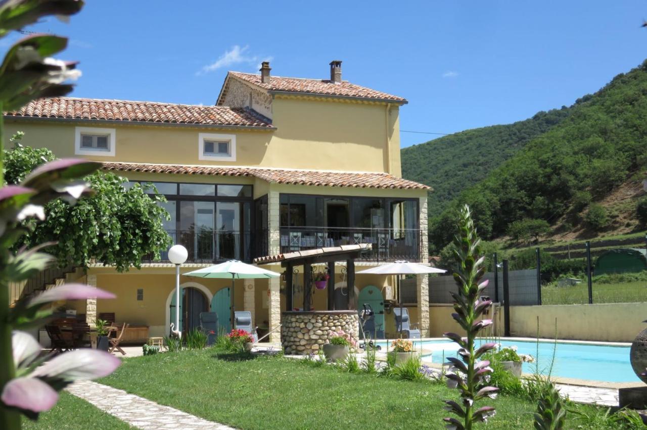 Au Grand Bonheur Besseges Exterior foto