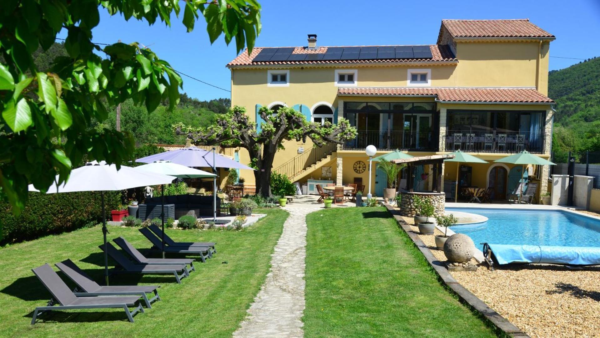 Au Grand Bonheur Besseges Exterior foto